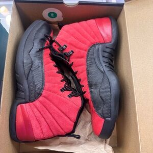 Size 9.5 in men 
Box and original receipt